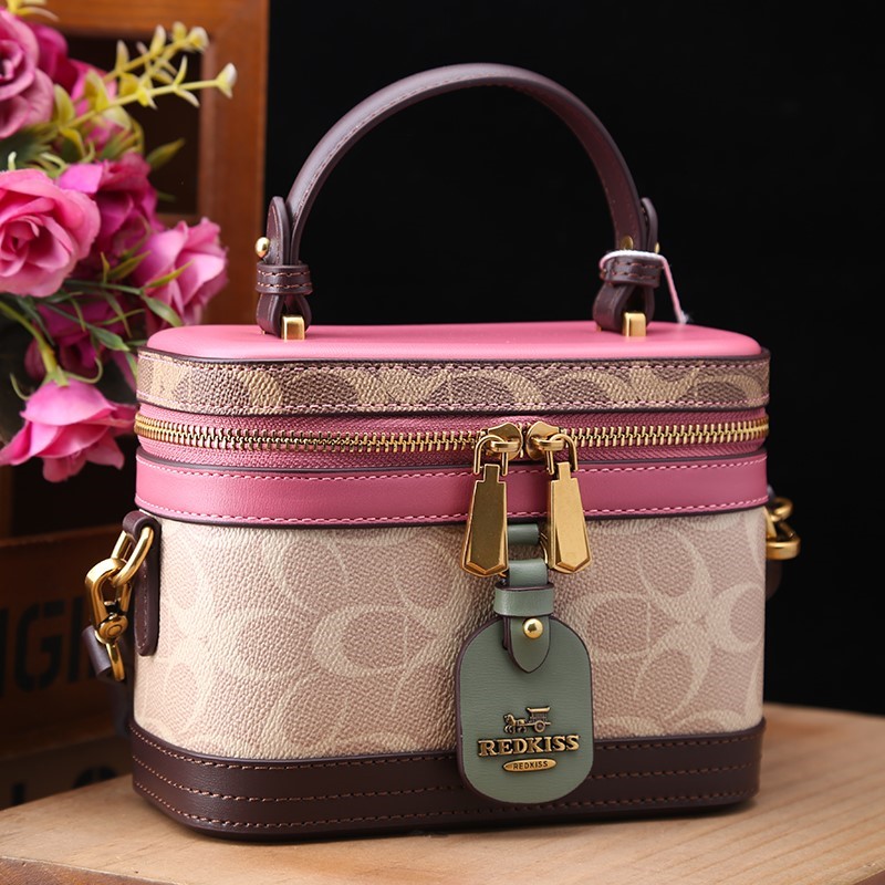 Luxury Bags Coach - Tas Tangan Kecil Minimalis dan Modis