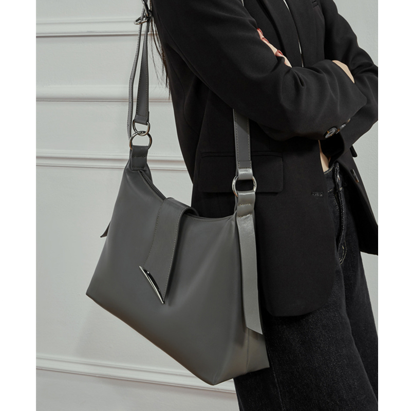 Tas Selempang Hobo Besar Kulit - Luxury Bags Of 2026 ulasan dan harga