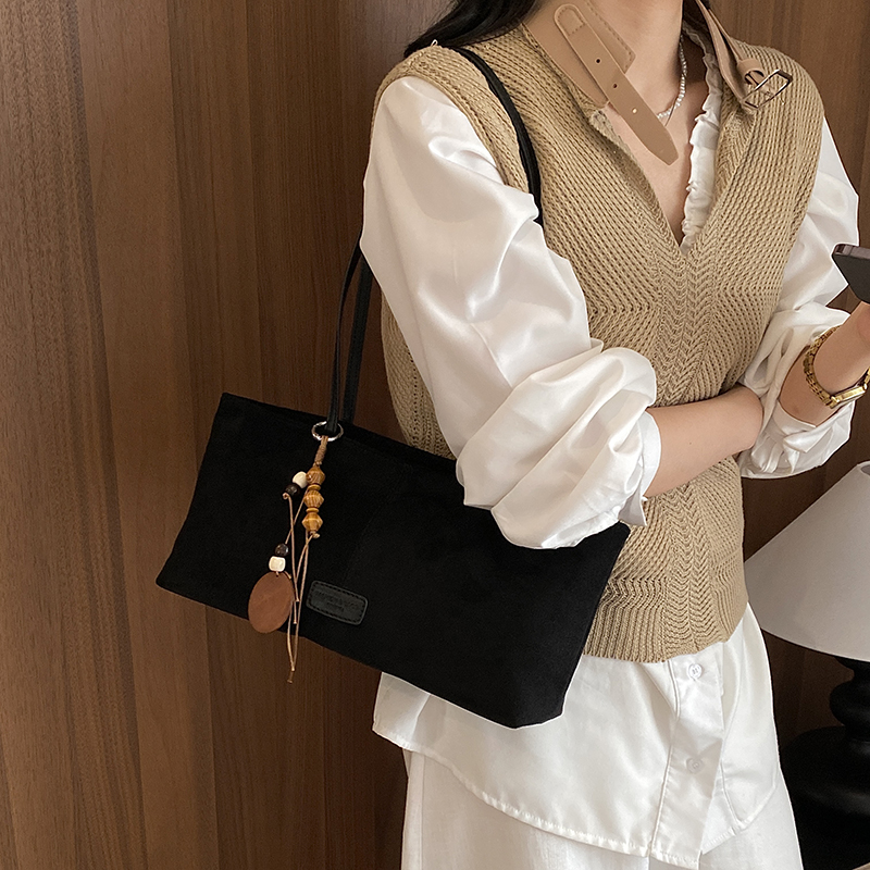 Tas Selempang Retro Suede LEFT - Luxury Bags Of 2026 ulasan dan harga
